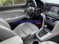 Cần bán gấp xe Hyundai Elantra 1.6 AT 2016 màu Xanh