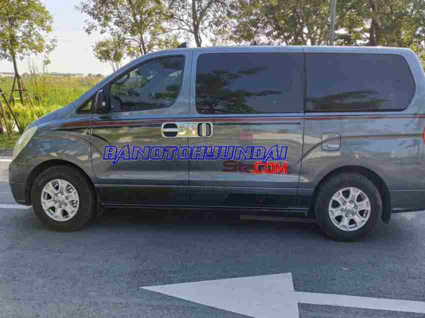 Hyundai Grand Starex 2.4 MT 2009 Số tay cực đẹp!