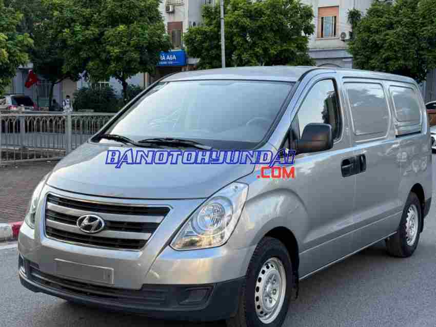 Cần bán Hyundai Grand Starex Van 2.5 MT 2016 xe đẹp