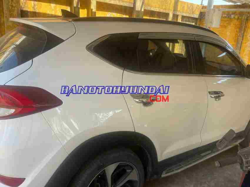 Cần bán xe Hyundai Tucson 1.6 AT Turbo màu Trắng 2018