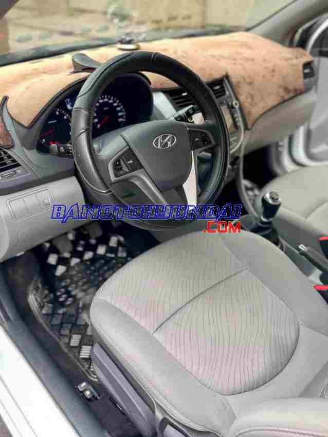 Cần bán Hyundai Accent 1.4 MT Máy xăng 2014 màu Trắng