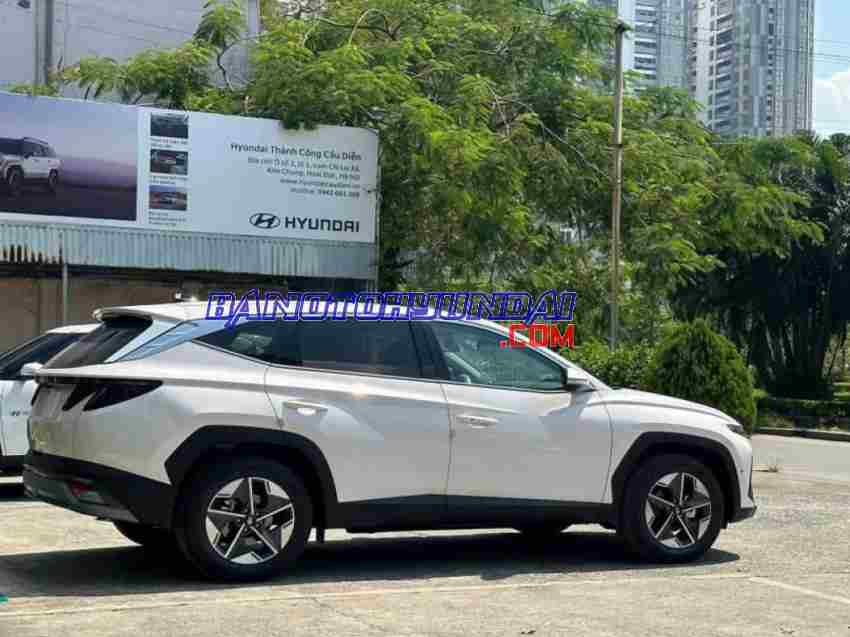 Xe Hyundai Tucson 2.0 AT Đặc biệt tiêu chuẩn - Trắng - 2024