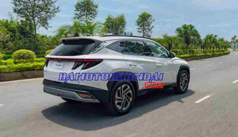 Xe Hyundai Tucson 1.6 AT Turbo HTRAC Đặc biệt tiêu chuẩn - Trắng - 2024