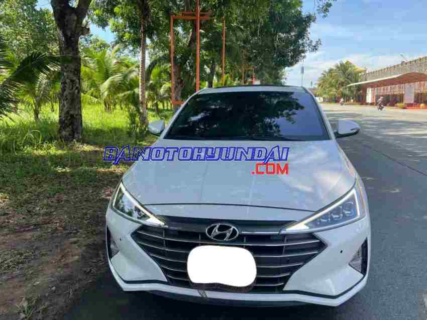 Cần bán gấp xe Hyundai Elantra 2.0 AT 2020 màu Trắng