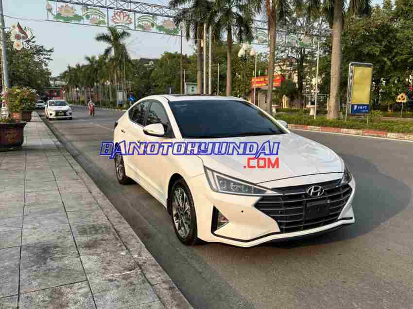 Cần bán nhanh Hyundai Elantra 2.0 AT 2021 cực đẹp