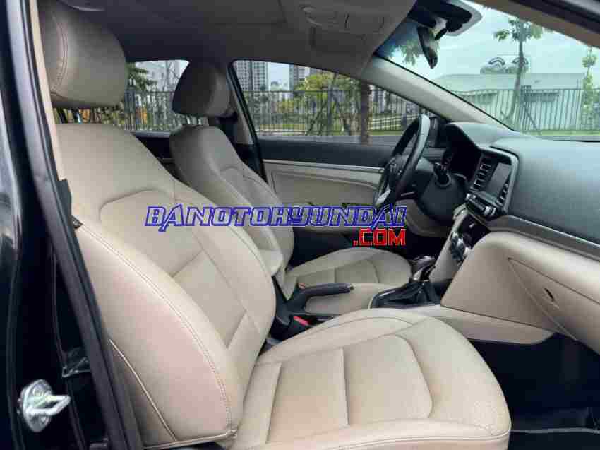 Cần bán xe Hyundai Elantra 2.0 AT màu Đen 2021