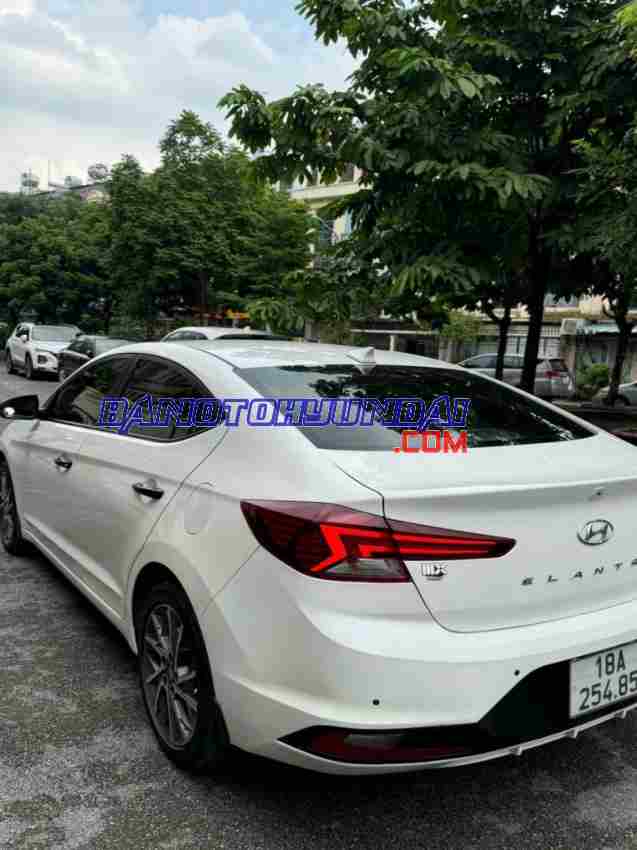 Cần bán Hyundai Elantra 2.0 AT 2021, xe đẹp giá rẻ bất ngờ