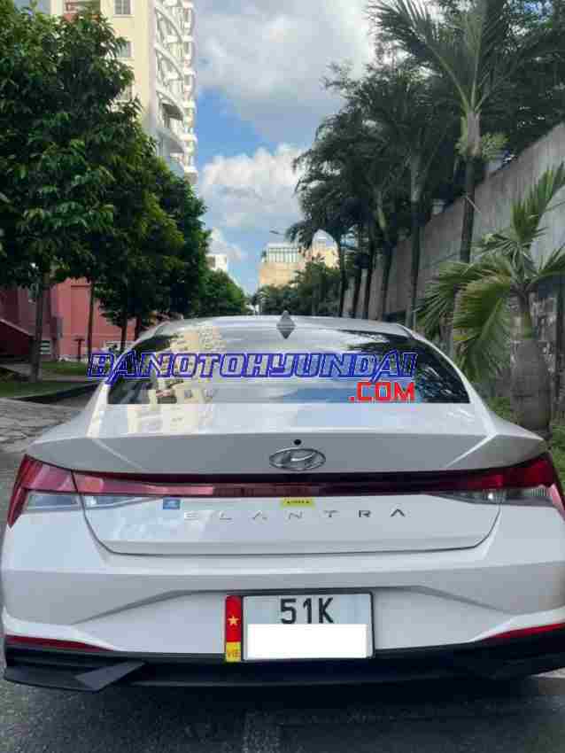 Cần bán xe Hyundai Elantra 1.6 AT màu Trắng 2022