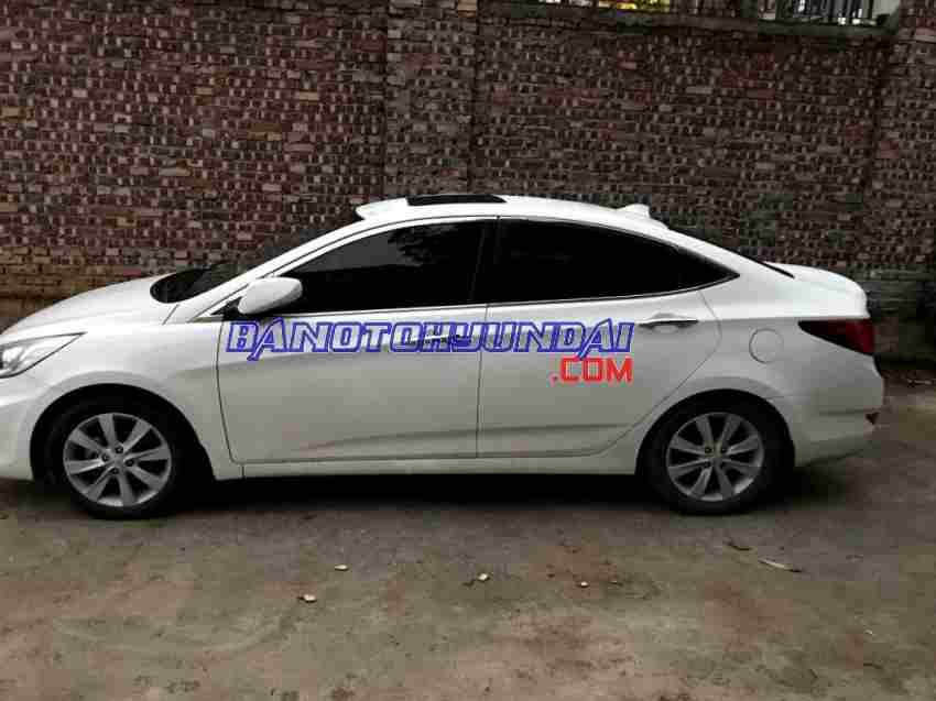 Cần bán gấp Hyundai Accent 1.4 AT năm 2015 giá cực tốt