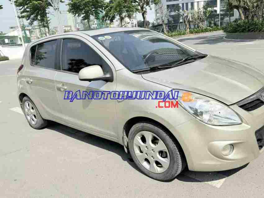 Cần bán gấp Hyundai i20 1.4 AT đời 2011, màu Cát