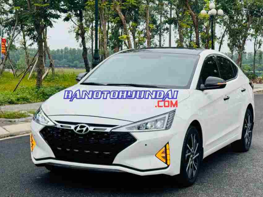 Cần bán gấp xe Hyundai Elantra 2.0 AT năm 2021, màu Trắng, Số tự động