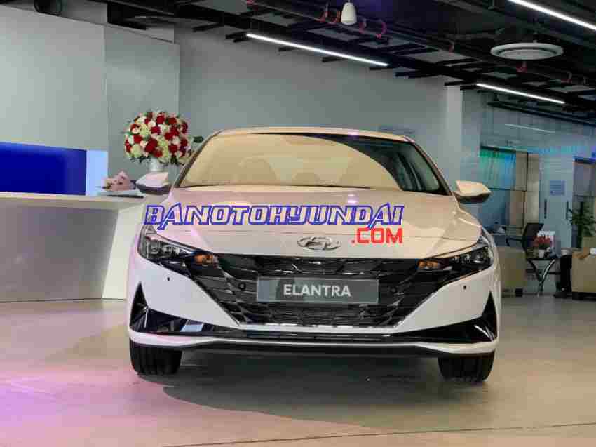 Bán xe Hyundai Elantra 2.0 AT Cao cấp 2024