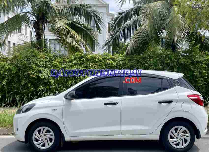 Cần bán gấp xe Hyundai i10 1.2 MT Tiêu Chuẩn năm 2024, màu Trắng, Số tay