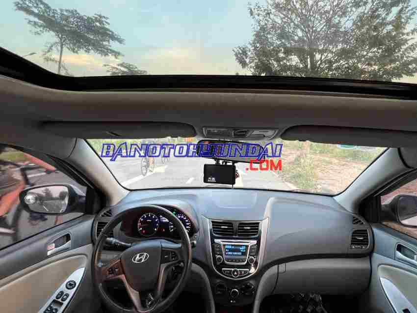 Cần bán gấp Hyundai Accent 1.4 AT năm 2015 giá cực tốt