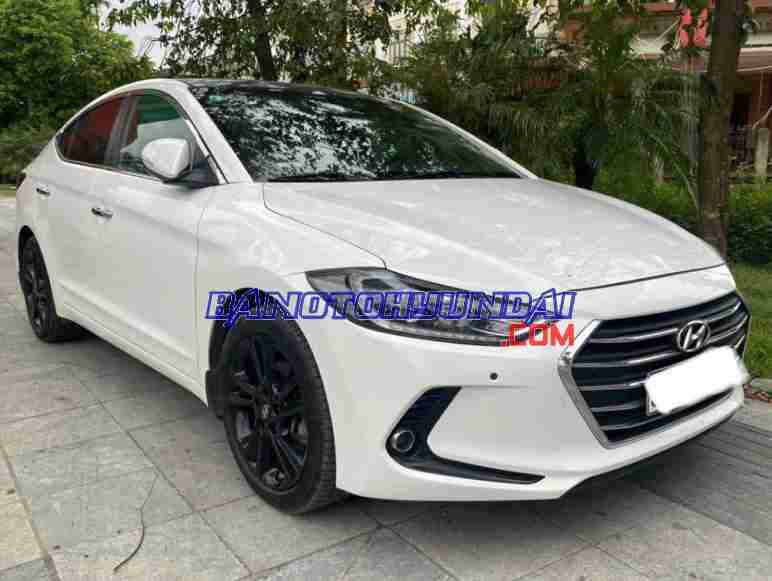 Cần bán gấp xe Hyundai Elantra 2.0 AT 2017 màu Trắng