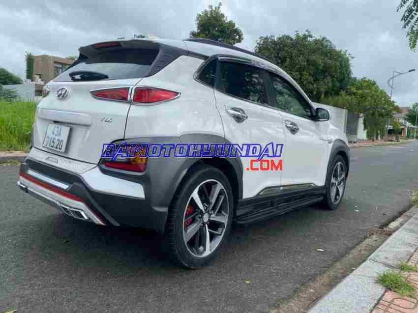 Cần bán gấp xe Hyundai Kona 1.6 Turbo năm 2018, màu Trắng, Số tự động