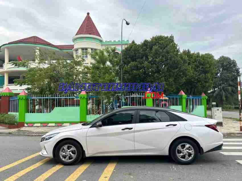 Cần bán xe Hyundai Elantra 1.6 AT Tiêu chuẩn màu Trắng 2024