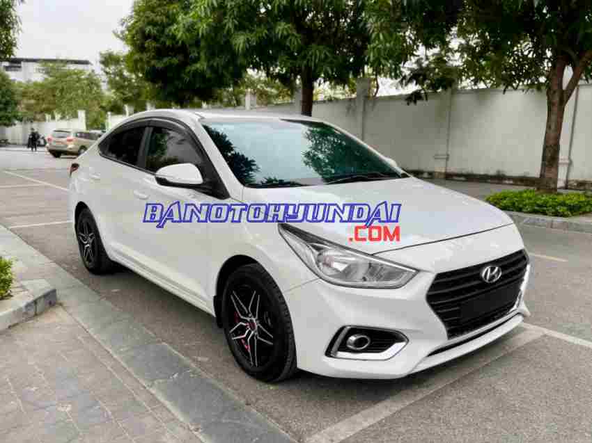 Cần bán gấp xe Hyundai Accent 1.4 MT Base 2019 màu Trắng