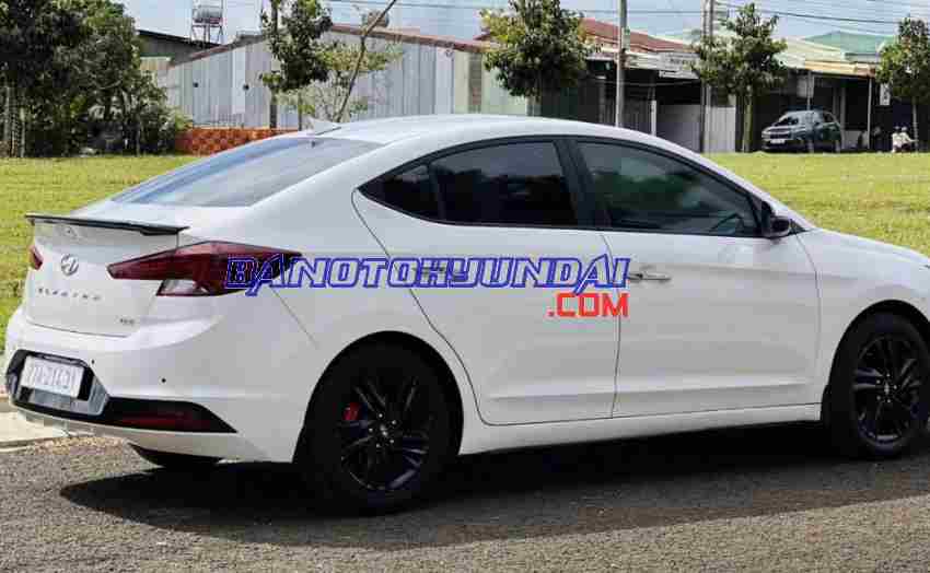 Cần bán xe Hyundai Elantra 1.6 AT năm 2021 màu Trắng cực đẹp