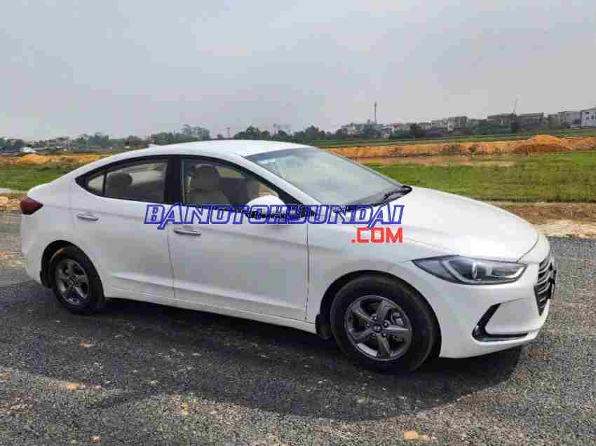 Cần bán Hyundai Elantra 1.6 MT Máy xăng 2018 màu Trắng