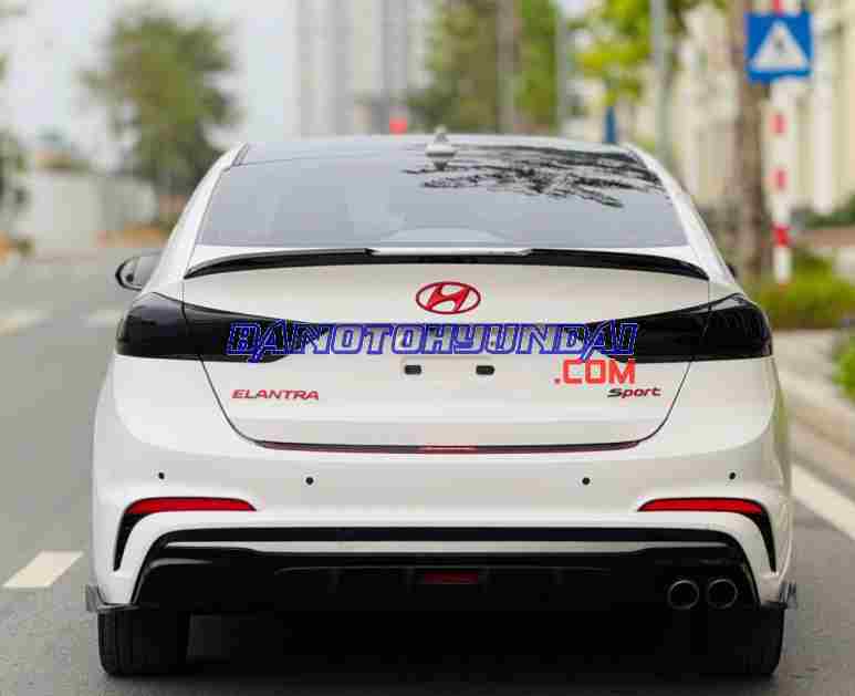 Cần bán gấp Hyundai Elantra Sport 1.6 AT 2018 - Xe đẹp - Giá tốt