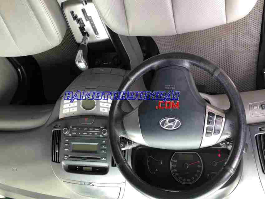 Cần bán gấp Hyundai Avante 1.6 AT đời 2013, màu Đen