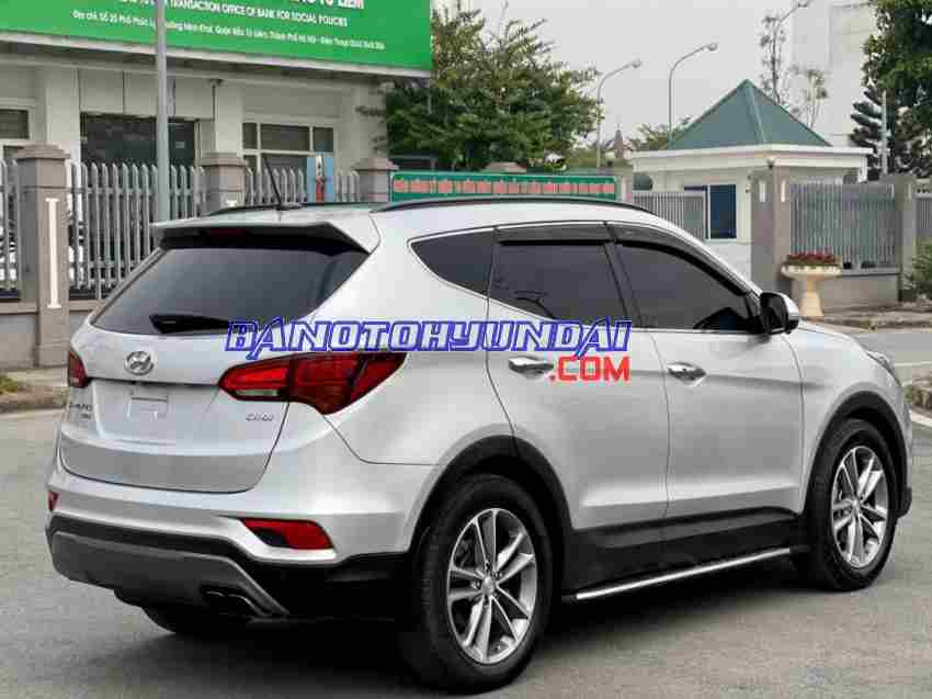 Cần bán gấp xe Hyundai SantaFe 2.2L 4WD năm 2017, màu Bạc, Số tự động