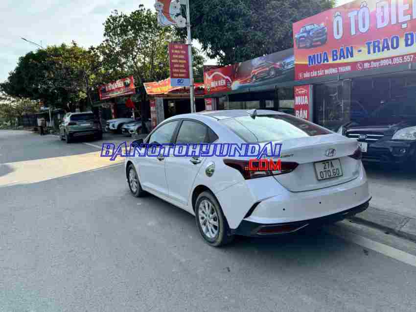 Cần bán gấp Hyundai Accent 1.4 AT đời 2021, màu Trắng