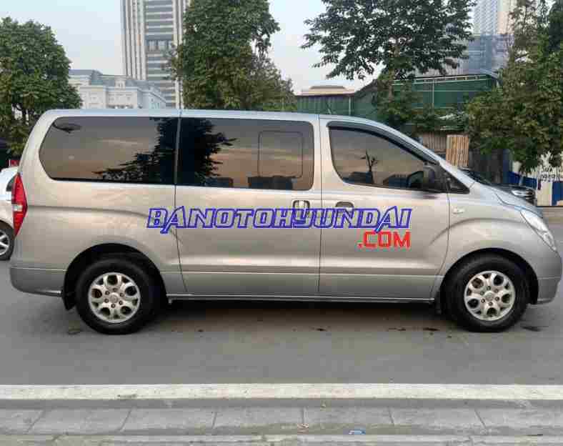 Hyundai Grand Starex Van 2.5 AT 2013 Máy dầu đẹp long lanh