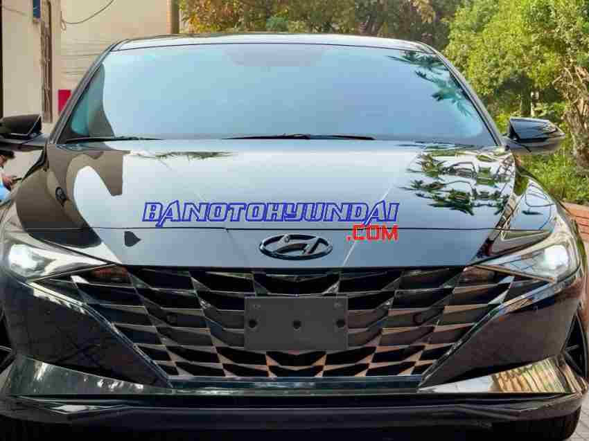 Cần bán gấp Hyundai Elantra 2.0 AT Cao cấp đời 2022, màu Đen