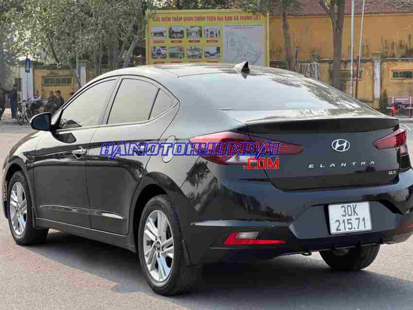 Cần bán gấp xe Hyundai Elantra 1.6 AT 2020 màu Đen