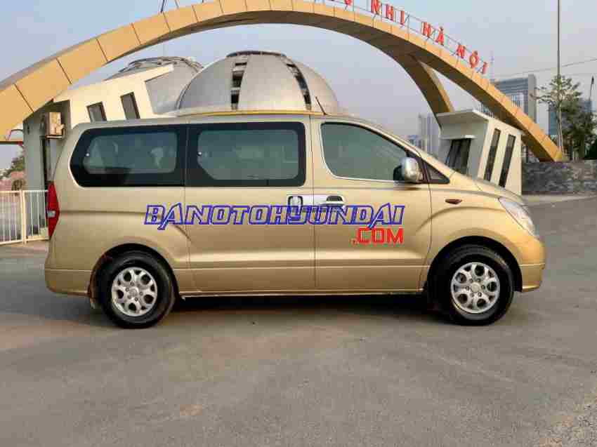 Hyundai Grand Starex 2012 Van Minivan màu Vàng