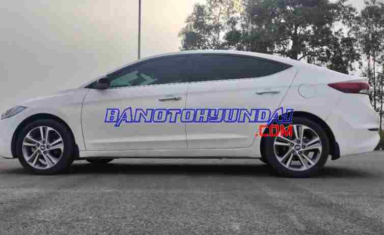 Cần bán xe Hyundai Elantra 2.0 AT 2019, xe đẹp