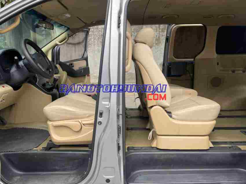 Cần bán Hyundai Grand Starex 2.5 MT đời 2013