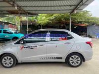 Cần bán gấp xe Hyundai i10 Grand 1.2 MT Base năm 2015, màu Bạc, Số tay