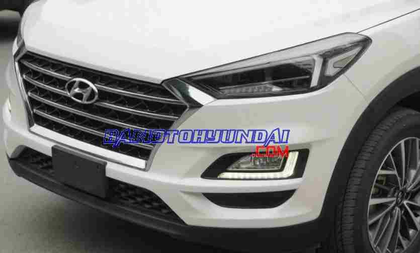 Cần bán gấp xe Hyundai Tucson 2.0 ATH 2019 màu Trắng