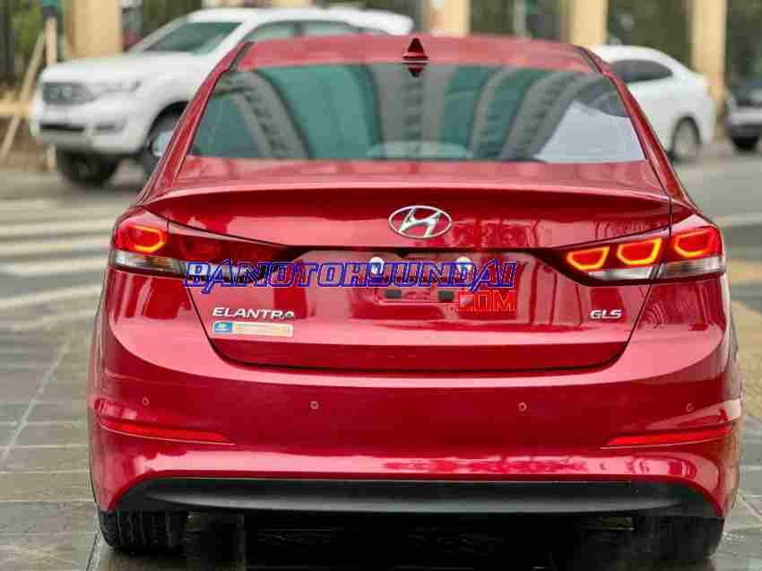 Cần bán gấp Hyundai Elantra 2.0 AT 2017 - Xe đẹp - Giá tốt