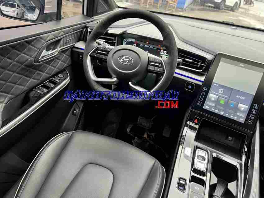 Hyundai Custin Cao Cấp 2.0T 2023 Máy xăng, xe đẹp