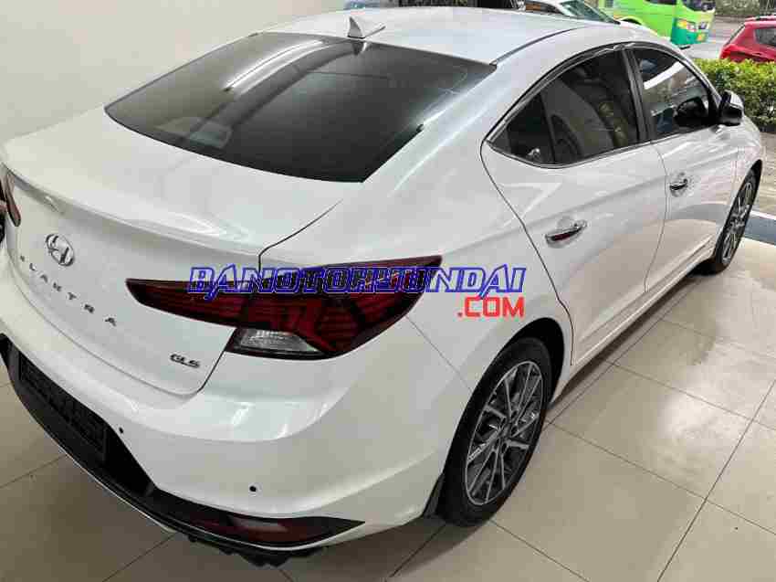 Cần bán Hyundai Elantra 2.0 AT Máy xăng 2019 màu Trắng