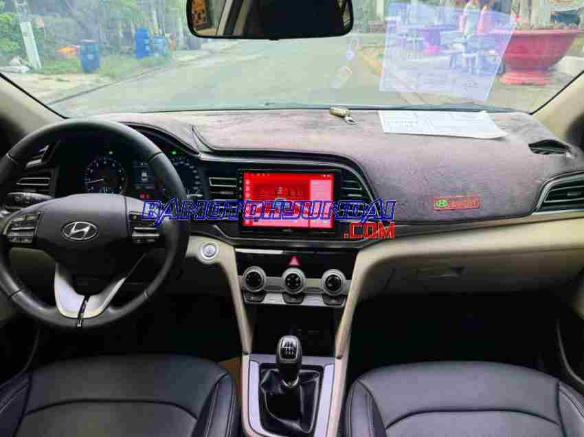 Cần bán nhanh Hyundai Elantra 1.6 MT 2021 cực đẹp