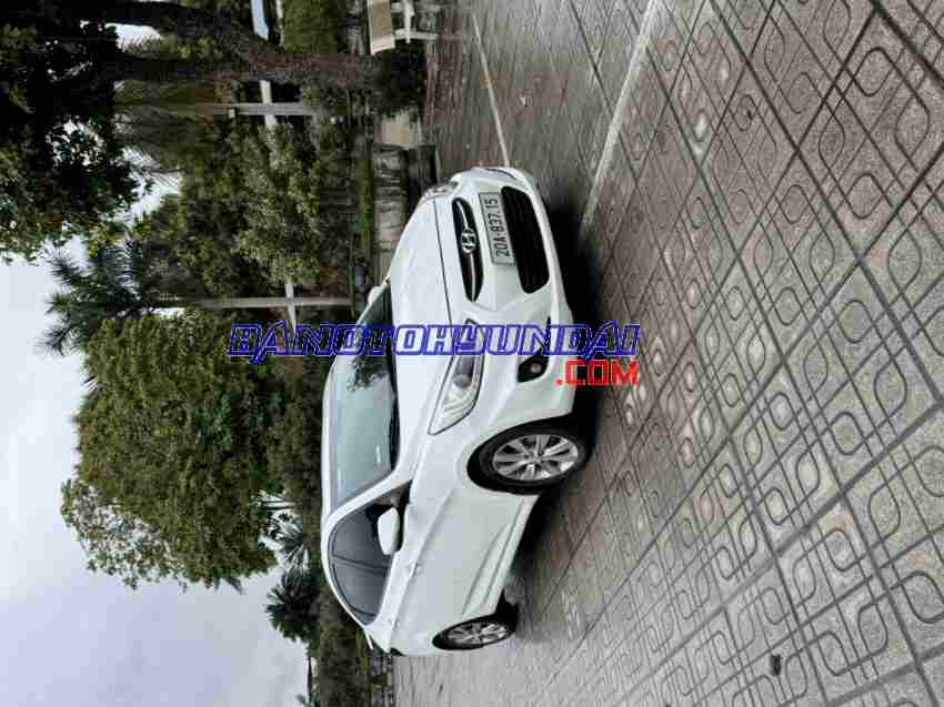 Cần bán xe Hyundai Accent 1.4 AT năm 2015 màu Trắng cực đẹp