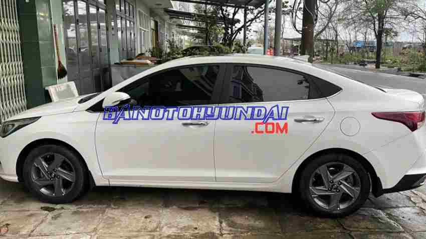 Cần bán gấp xe Hyundai Accent 1.4 AT Đặc Biệt năm 2022, màu Trắng, Số tự động