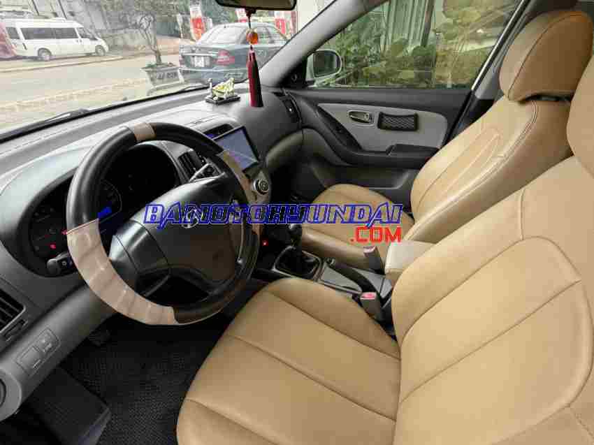 Hyundai Elantra 1.6 MT model 2011 xe chuẩn hết ý