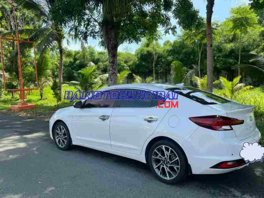 Cần bán Hyundai Elantra 2.0 AT Máy xăng 2020 màu Trắng