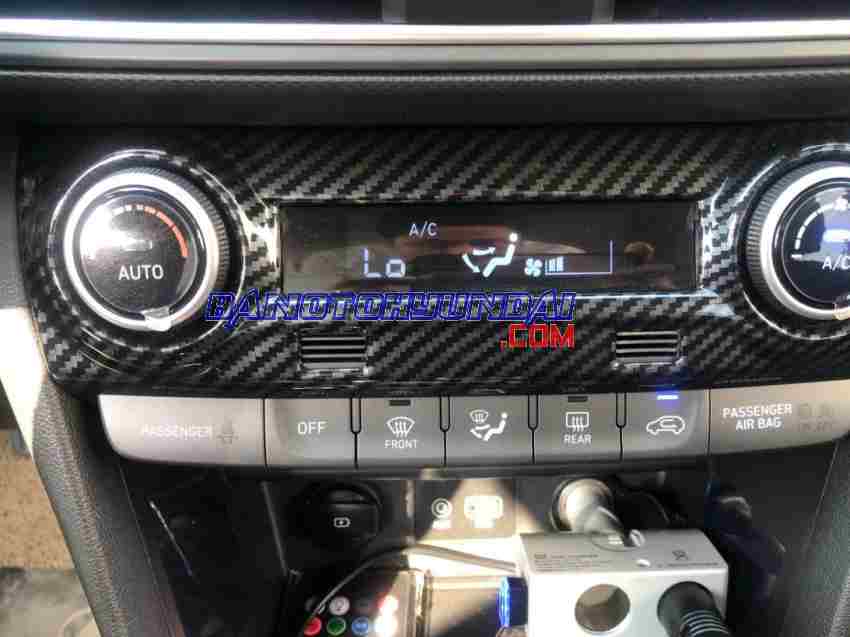 Cần bán Hyundai Kona 2.0 ATH Máy xăng 2020 màu Đen