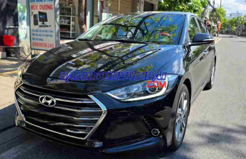 Cần bán Hyundai Elantra 2.0 AT Máy xăng 2018 màu Đen