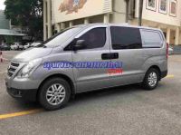 Cần bán gấp Hyundai Grand Starex Van 2.5 MT đời 2017, màu Bạc