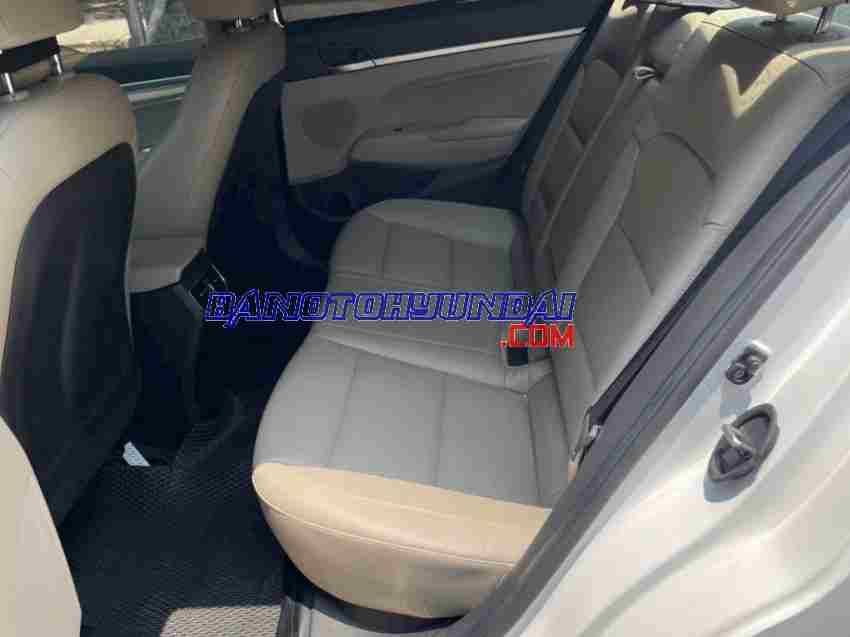 Bán Hyundai Elantra 2.0 AT, màu Trắng, Máy xăng, 2019