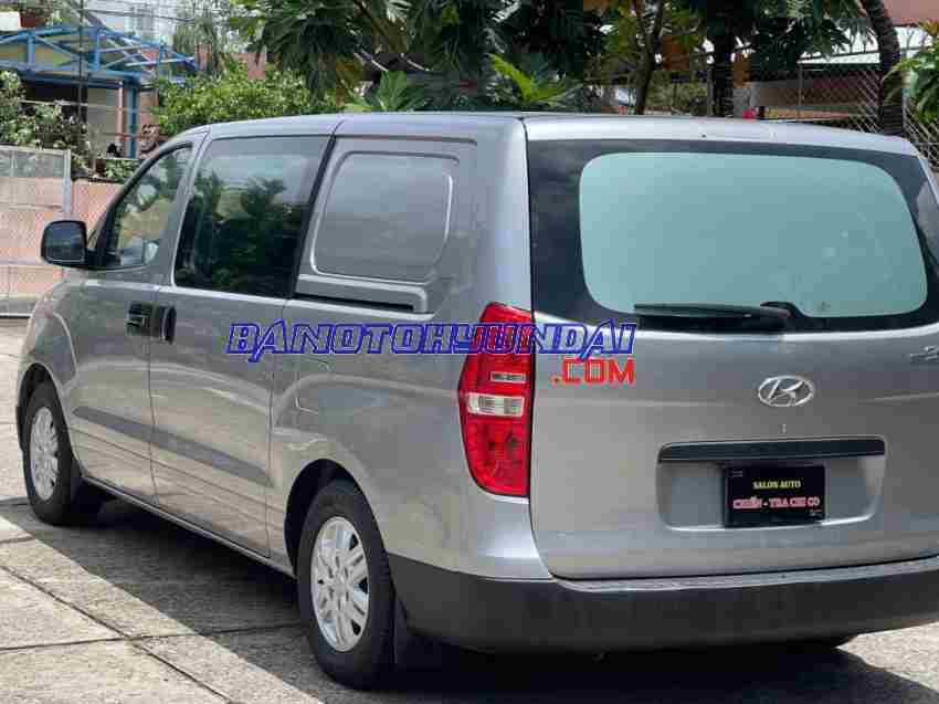 Cần bán xe Hyundai Grand Starex 2.5 MT đời 2017