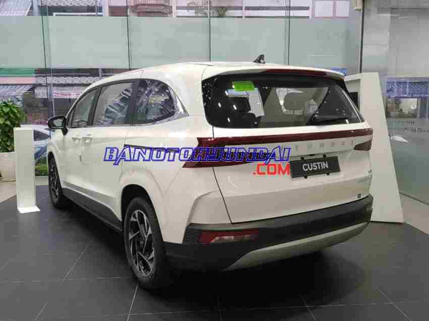 Hyundai Custin Đặc Biệt 1.5T 2025 Số tự động bản Máy xăng